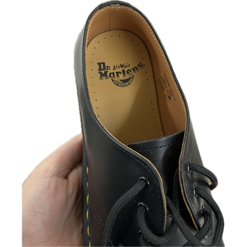 99 - Pair of brand new in original box Dr Martens smoother leather Oxford shoes size 8, with a brand new ... 