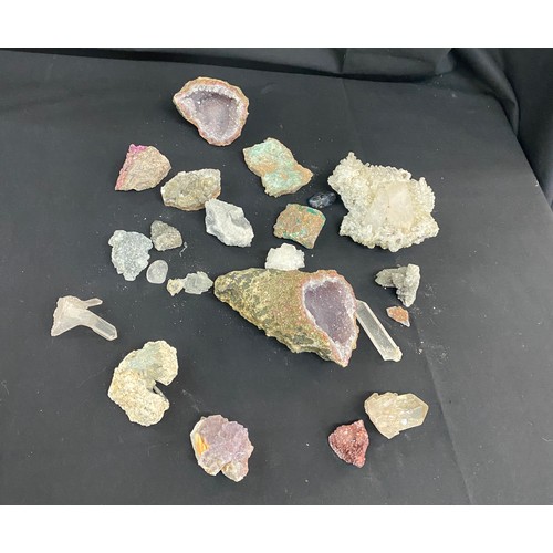 71 - Selection of crystal items