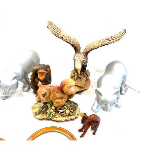 130 - Selection of animal ornaments and framed 3D bird decorative pieces