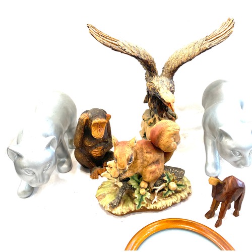 130 - Selection of animal ornaments and framed 3D bird decorative pieces
