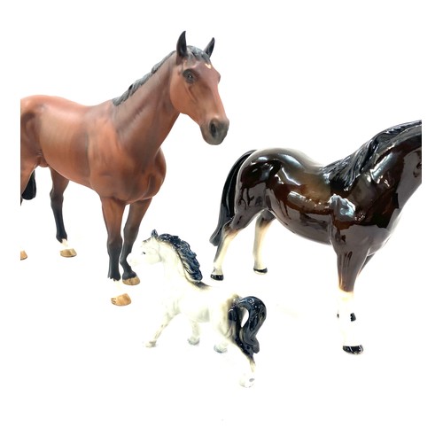 50A - Selection of vintage horse ornaments to include Beswick largest measures approximately 10 inches tal... 