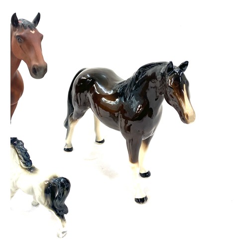 50A - Selection of vintage horse ornaments to include Beswick largest measures approximately 10 inches tal... 