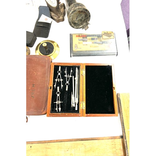 142 - Large selection of vintage measuring tools