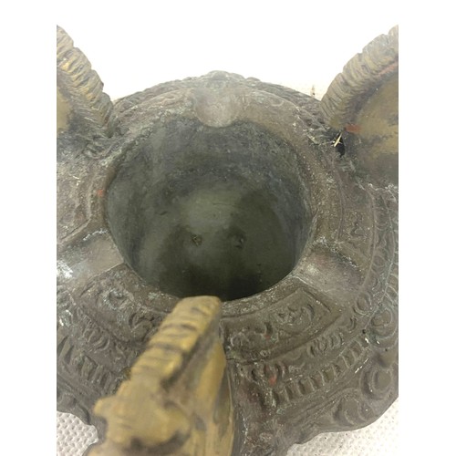 113 - Vintage cast iron ashtray with horse handle motif