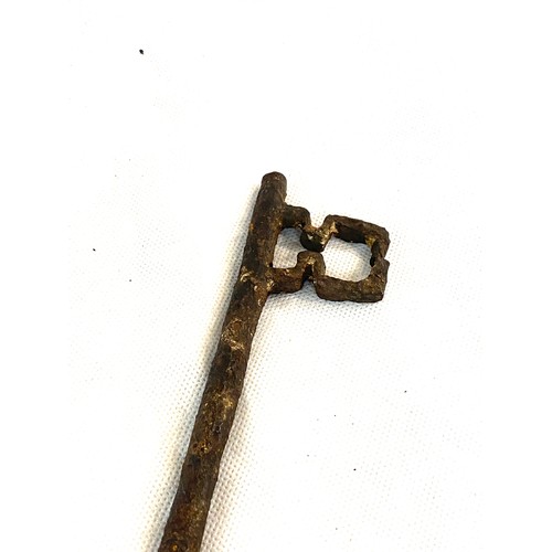 92 - Unusual antique double ended key, possibly 18th century. Length 21cm.