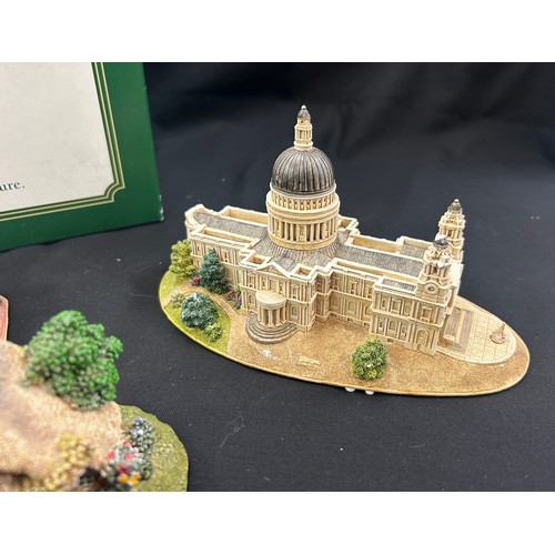 Lilliput lane Britains heritage Buckingham Palace L2286 with