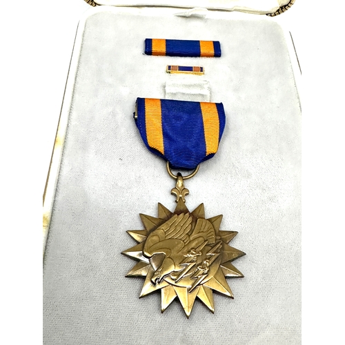 362 - Original Boxed United States Air Medal. 
The military decoration was established on May 11, 1942, by... 