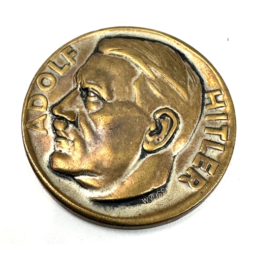 395 - Adolf Hitler Medallion 'Gemeinnutz Vor Eigennutz' by W. Voss