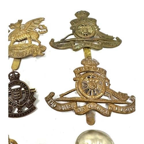 401 - 12 military cap badges