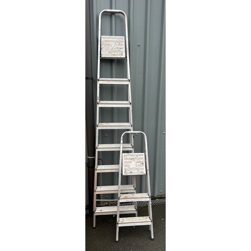 100L - Two sets of aluminium ladders one extending and a set of step ladders