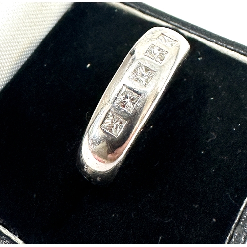 251 - 18ct white gold diamond ring weight 9.9 g