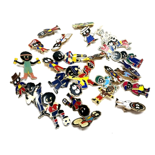 414 - 28 robertsons badges inc viking cyclist hockey player etc