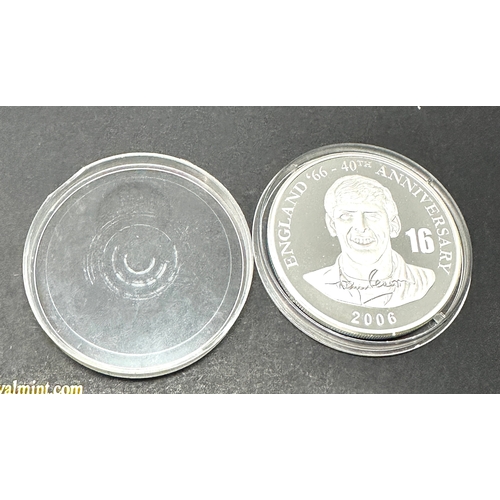 271 - 10 francs 2006
Martin Peters No 16
Ag Silver 0.999, 28.28g, ø 38.61mm
 40th Anniversary of England 1... 