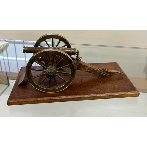 2 - Royal Artillery model of a field gun of Waterloo/Napoleonic wars. Possibly 6 or 9 pounder. ' Present... 