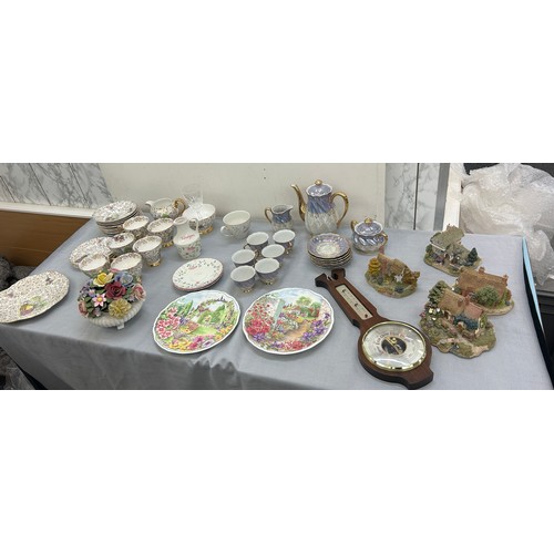 224 - Selection of miscellaneous to include Roxy China, Johnson Bros, Garden House and Lilliput Lane ornam... 