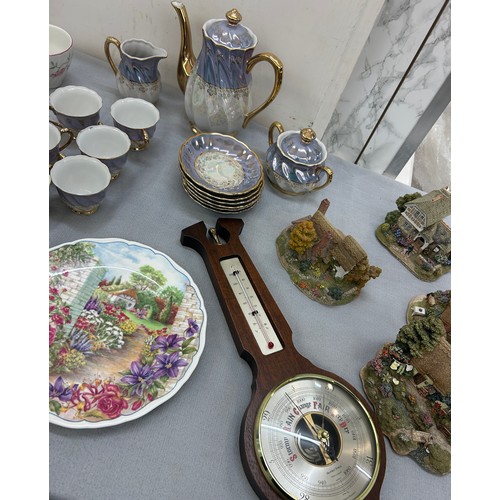 224 - Selection of miscellaneous to include Roxy China, Johnson Bros, Garden House and Lilliput Lane ornam... 