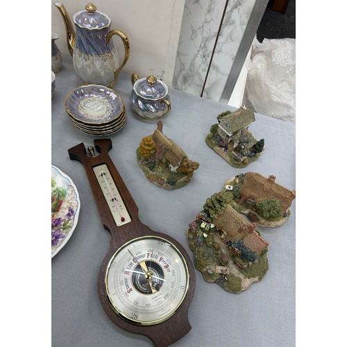 224 - Selection of miscellaneous to include Roxy China, Johnson Bros, Garden House and Lilliput Lane ornam... 