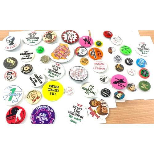 530 - Selection of vintage and later collectors badges