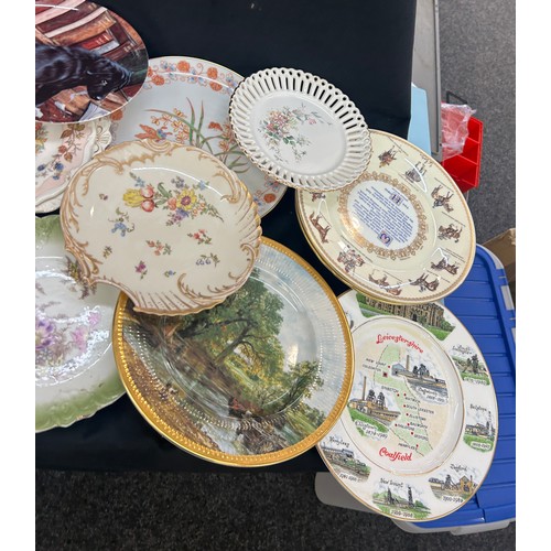 Selection of assorted vintage collectors plates