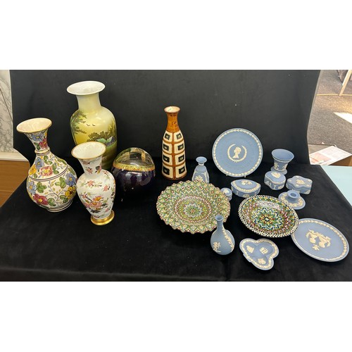 238 - Selection of vintage porcelain items to include vases, large decorative egg, selection of Wedgwood J... 