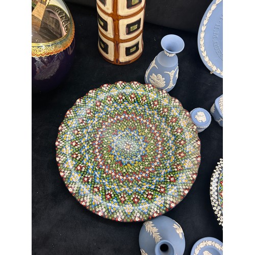 238 - Selection of vintage porcelain items to include vases, large decorative egg, selection of Wedgwood J... 