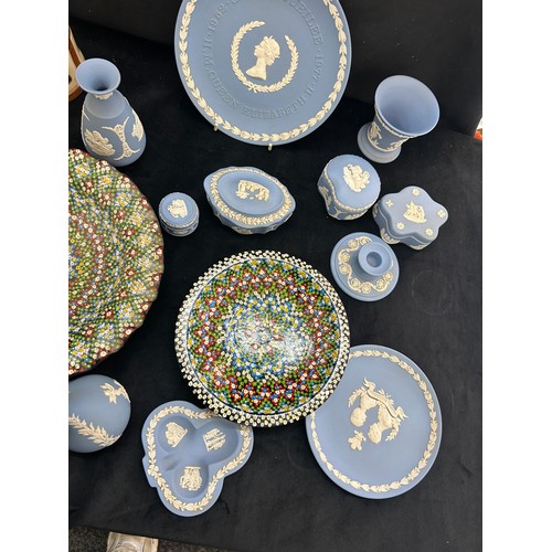 238 - Selection of vintage porcelain items to include vases, large decorative egg, selection of Wedgwood J... 