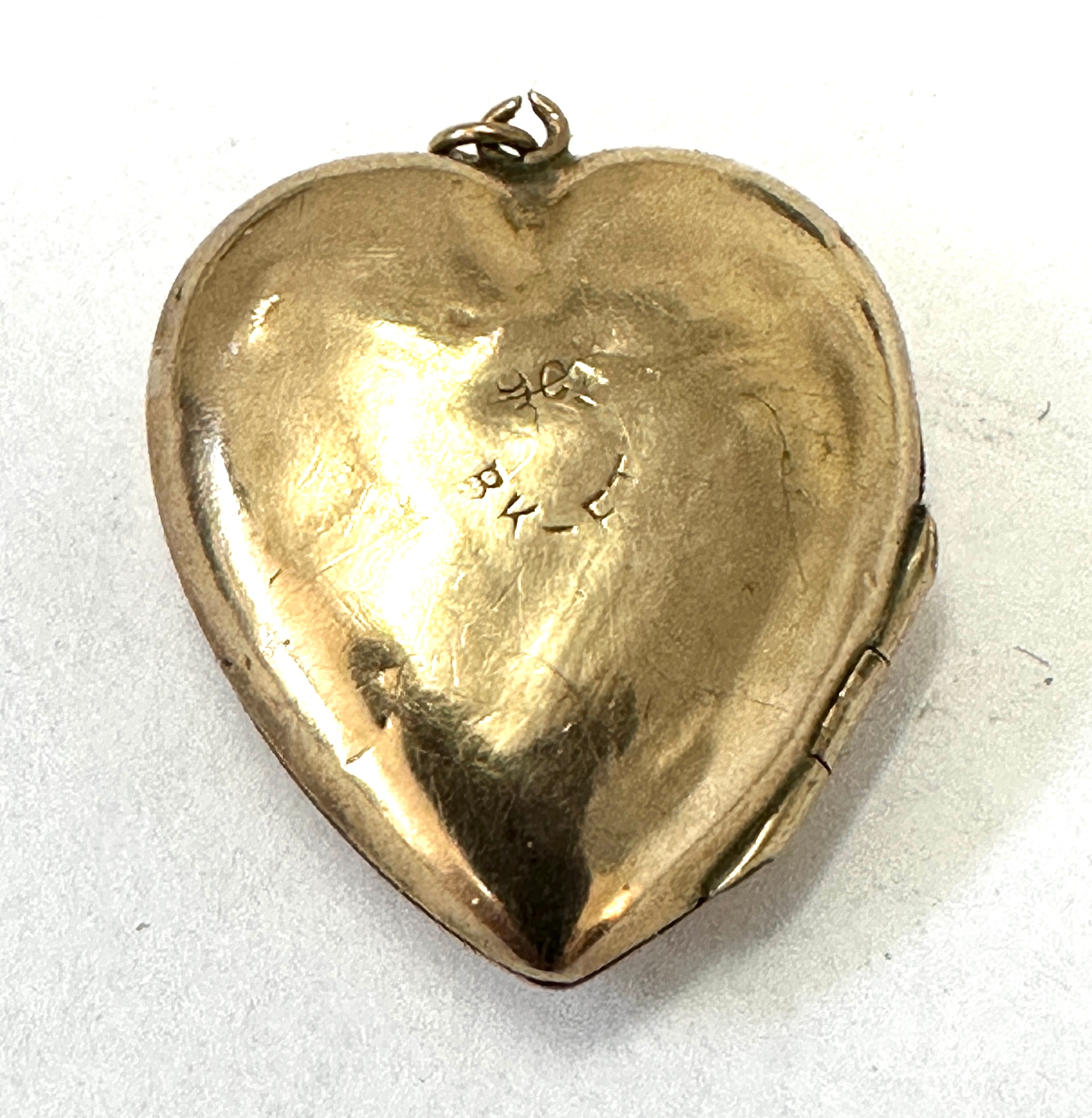 Vintage 9ct gold back & front heart locket measures approx 2.4 cm drop ...