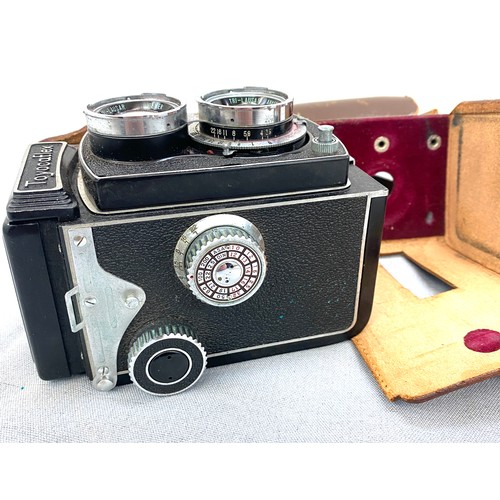 535 - A Toyocaflex vintage camera within original leather case, with Tri-Lauser f/3.5 8cm lens,