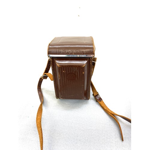 535 - A Toyocaflex vintage camera within original leather case, with Tri-Lauser f/3.5 8cm lens,