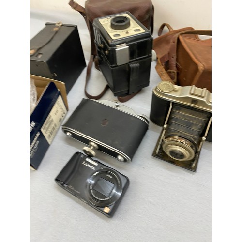 182 - Selection vintage cameras to include Zeiss Ikon with lens, Kodak, Polaroid 600 instant, lens etc