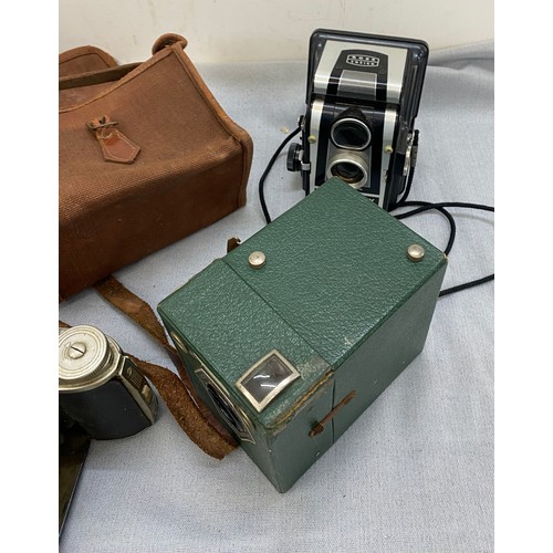 182 - Selection vintage cameras to include Zeiss Ikon with lens, Kodak, Polaroid 600 instant, lens etc