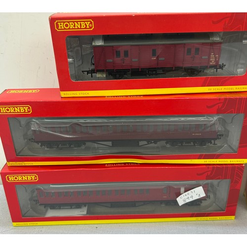 128 - Selection of 7 boxed Hornby OO gauge carriages, to include   R4347C, R4678, R4690, R4447 etc, boxes ... 