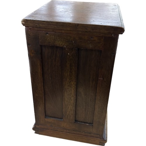 330 - Small oak chest measures approximately: