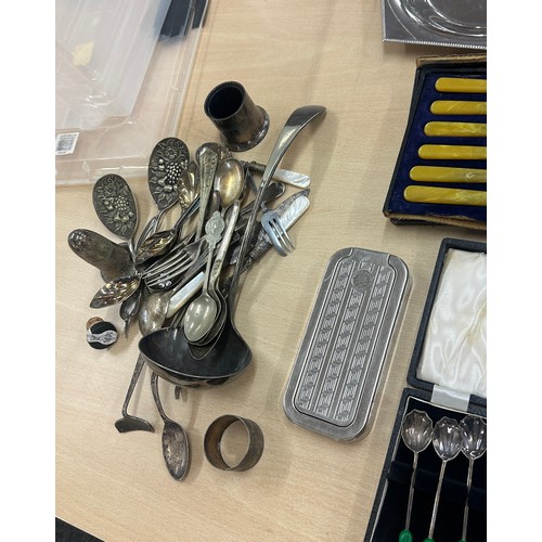 257 - Selection of assorted EPNS items to include cutlery, tankards, mirror, etc