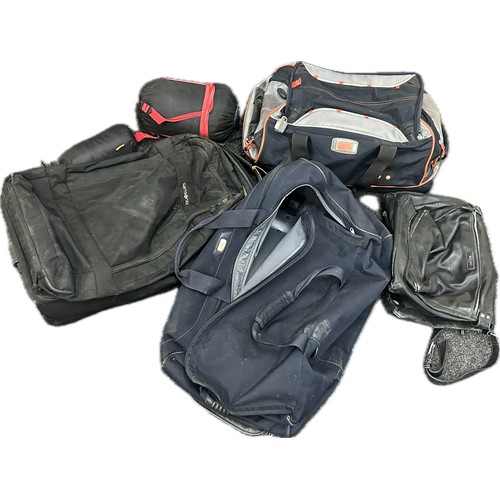 363 - Selection of travel bags