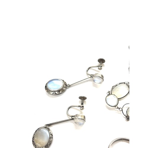 524 - Selection of silver and moonstone jewellery includes drop earrings, ring etc