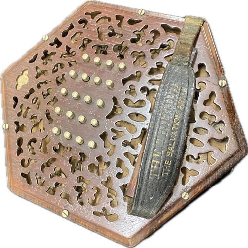 563 - A good antique 48 button concertina possibly Lachenal serial no 4412, with steel reeds, in original ... 