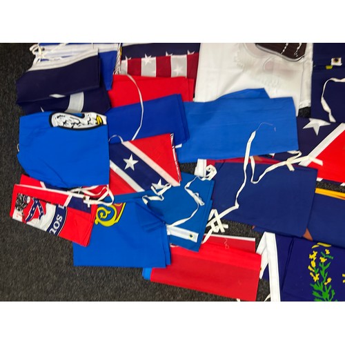 331 - Selection of 24 American state flags