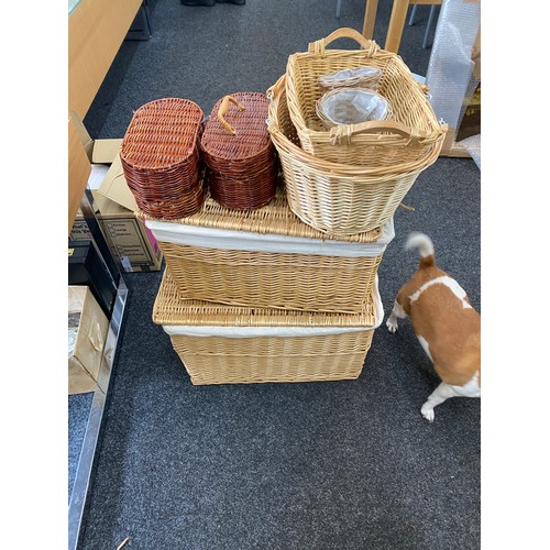 172 - Large selection of assorted wicker items includes Storage baskets etc