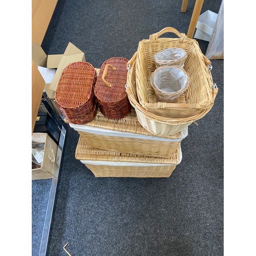172 - Large selection of assorted wicker items includes Storage baskets etc