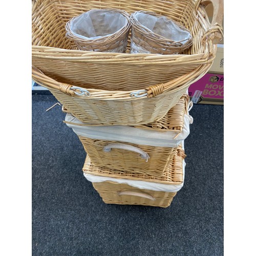 172 - Large selection of assorted wicker items includes Storage baskets etc