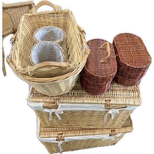172 - Large selection of assorted wicker items includes Storage baskets etc