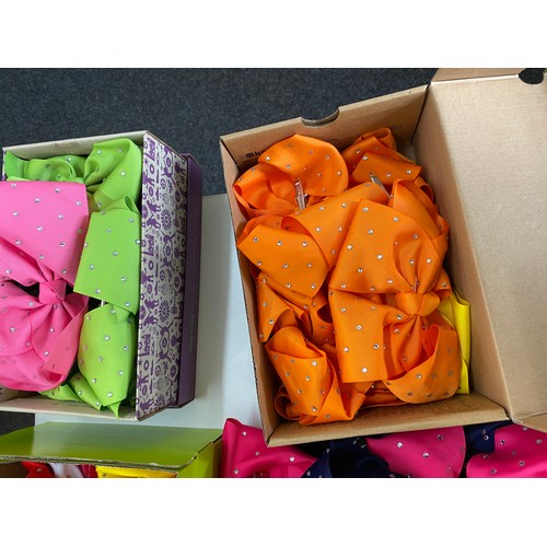 211 - Large selection of assorted hair bows