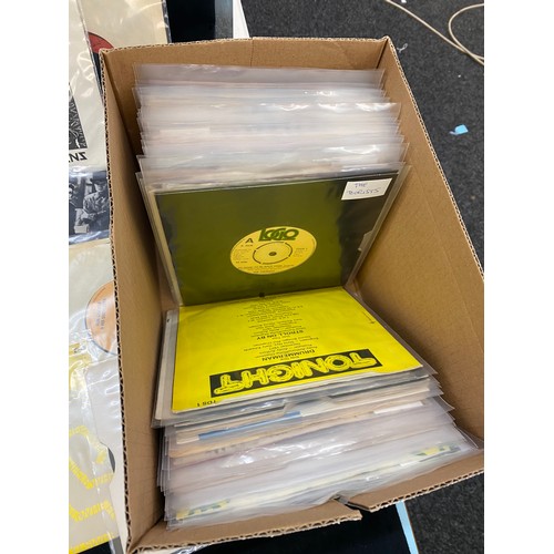 188 - Selection of singles includes Elton John, Abba, Blondie etc