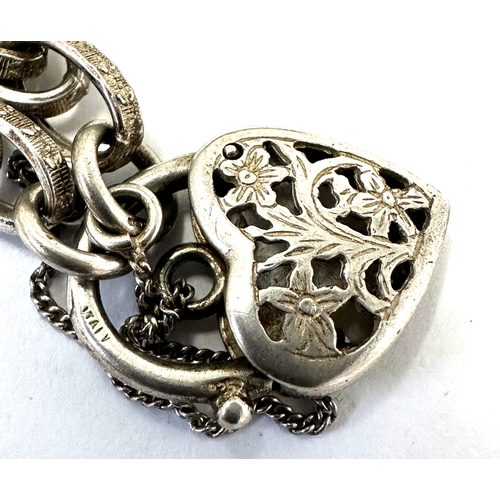 147 - Vintage silver heart clasp bracelet weight 16g