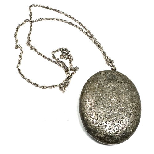 160 - Large vintage silver locket pendant necklace locket measures approx 6cm drop by 4.1cm weight 28g