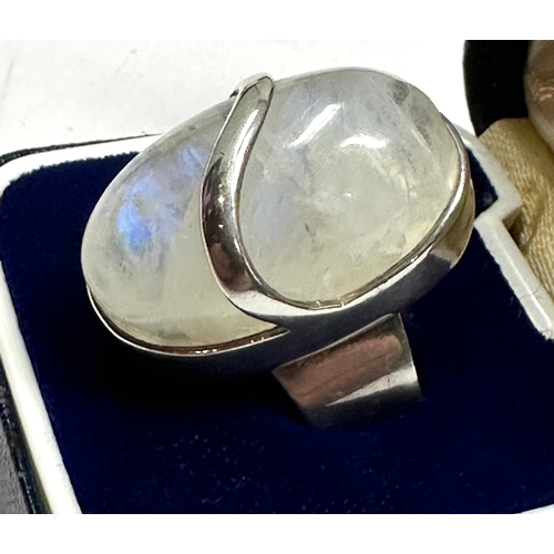 220 - Vintage 925 Sterling silver Large Moonstone Ring
