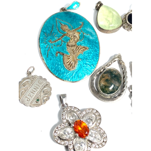195 - Selection Og Silver Pendants inc Siam and Moss Agate weight 58g