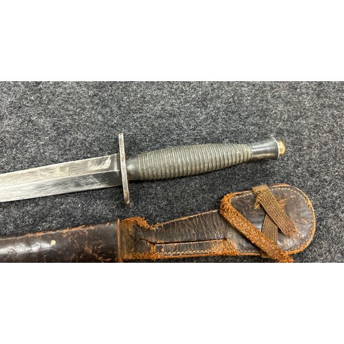 492 - A vintage command knife