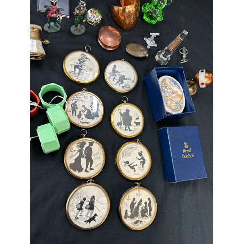 Selection of small collectables to include opera glasses, letter opener ...